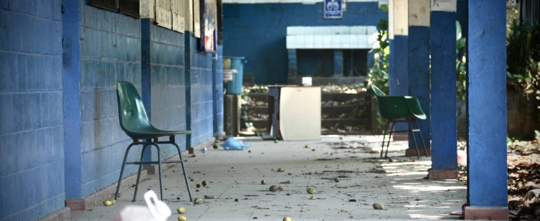 Educación en pausa: aulas cerradas y baja ejecución de presupuesto marcan a El Salvador y Panamá